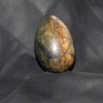 Яйцо из камня агат